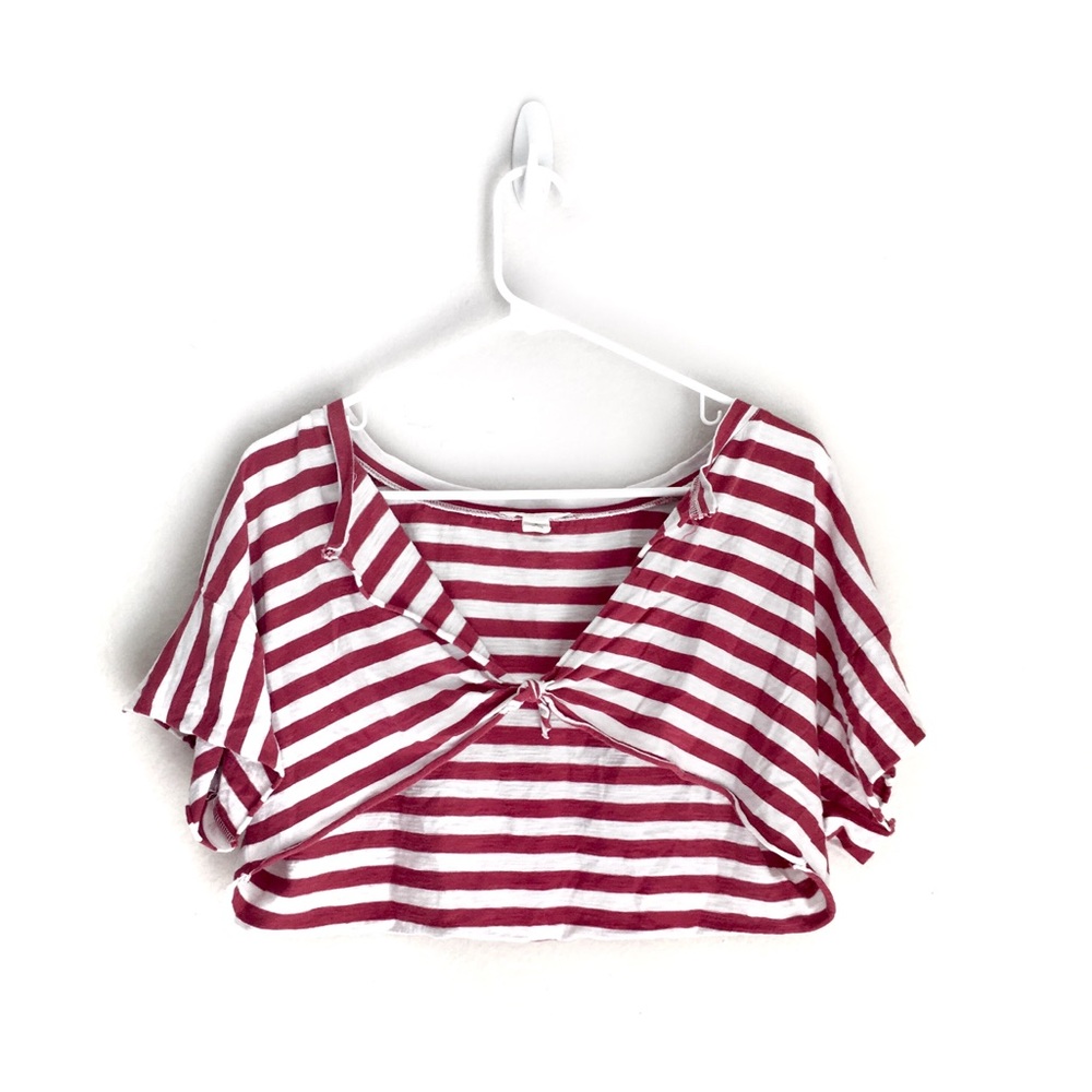 ⭐️5 for $25⭐️Caslon Red and White Striped Self Cut Cropped Tie Front Knot Tee
